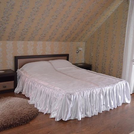 Hotel Fiyesta Starokostyantyniv ภายนอก รูปภาพ