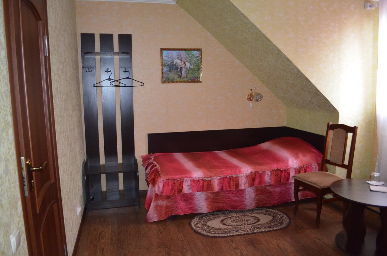 Hotel Fiyesta Starokostyantyniv ภายนอก รูปภาพ